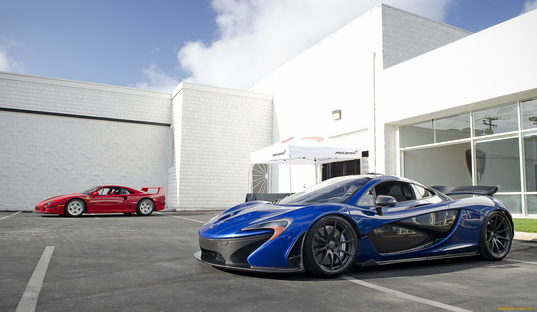 blue mclaren p1 and red ferrari f40, ,  , , 